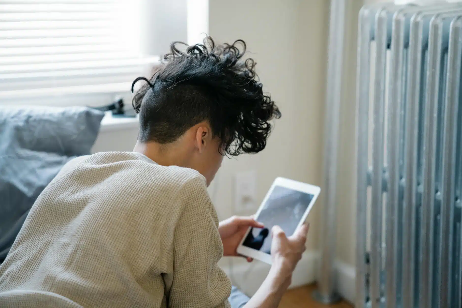 Digital Detox Screen Time: A Guide to Better Sleep & Focus