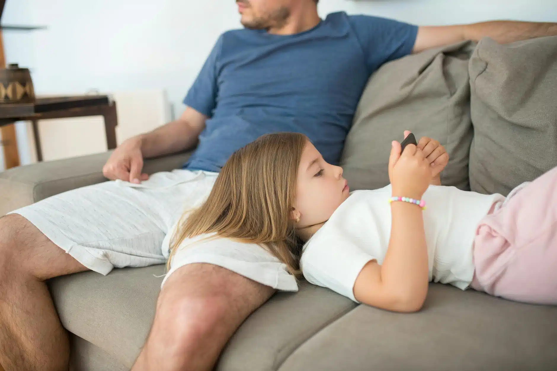 Digital Detox Screen Time: A Guide to Better Sleep & Focus